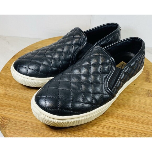 Steve Madden Women’s Ecentrcq Sneaker Slip On Shoes Quilted Black  Size 7.5M - Picture 1 of 6